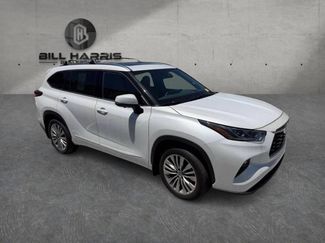 Used 2023 Toyota Highlander Platinum AWD/4WD video 1