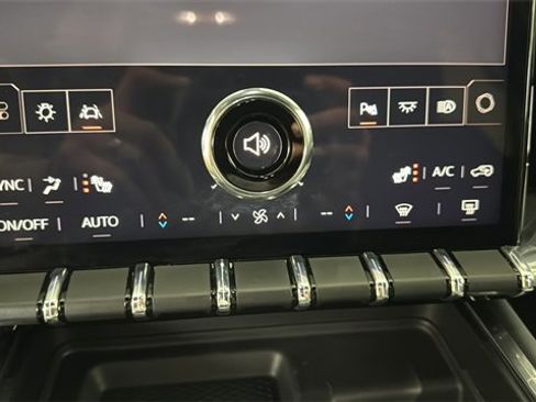 Used 2025 GMC Acadia Elevation image 32