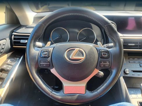Used 2019 Lexus IS 300 AWD image 30