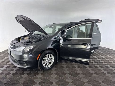 Used 2021 Chrysler Voyager Lxi FWD image 10