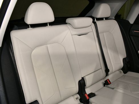 Used 2021 Audi Q3 2.0T Premium Plus w/ Premium Plus Package image 18