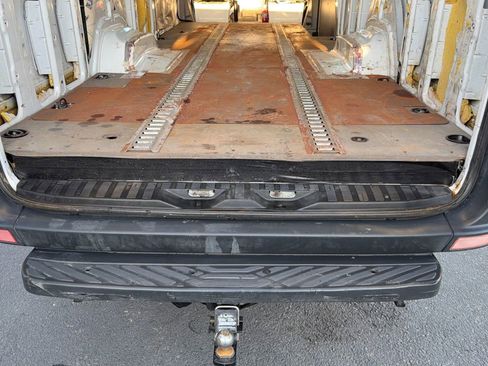 Used 2015 Mercedes-Benz Sprinter 3500 image 32