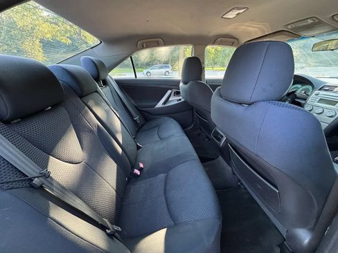 Used 2010 Toyota Camry SE FWD image 15