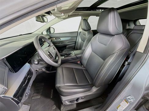 Used 2025 Nissan Murano SL AWD/4WD image 2
