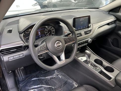 Used 2025 Nissan Altima 2.5 SV image 34