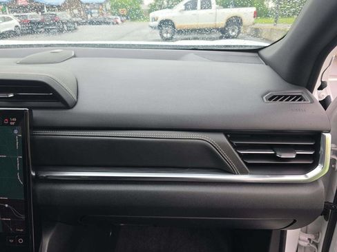 Used 2025 GMC Terrain Elevation AWD/4WD image 11