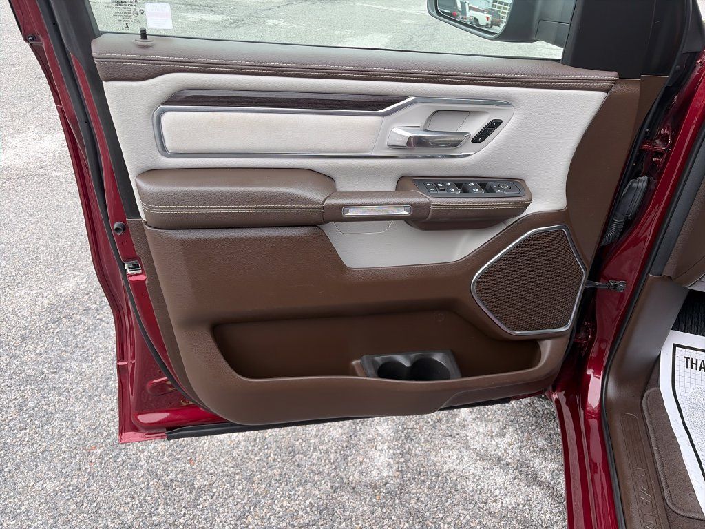 Used 2025 RAM 1500 Laramie AWD/4WD image 11
