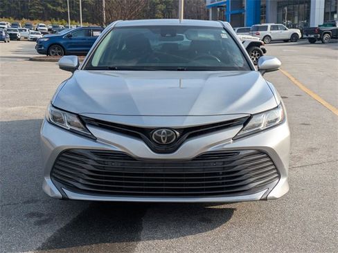 Used 2019 Toyota Camry LE image 6