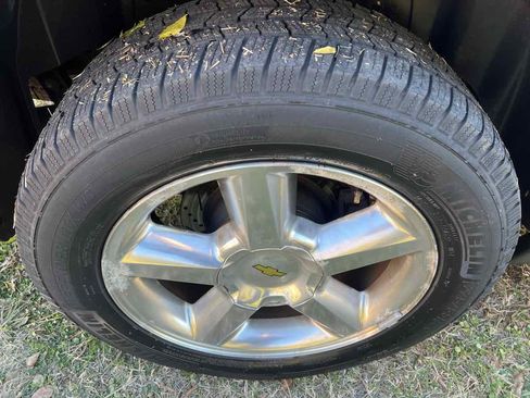 Used 2013 Chevrolet Suburban LTZ image 21