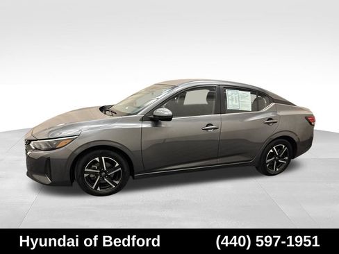 Used 2025 Nissan Sentra SV FWD image 8