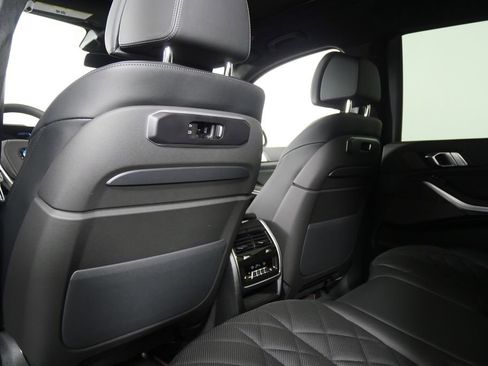 New 2026 BMW X7 xDrive40i image 17