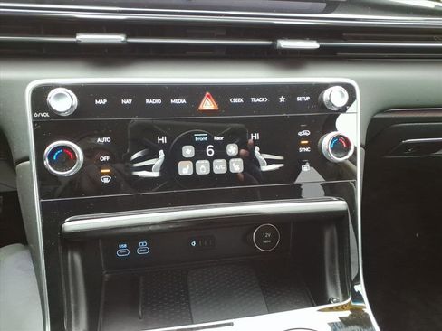 Used 2025 Genesis GV80 2.5T Standard image 18