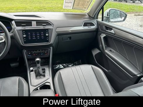 Used 2023 Volkswagen Tiguan SE FWD image 11
