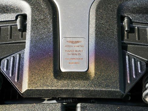 Used 2021 Aston Martin DBX AWD/4WD image 17