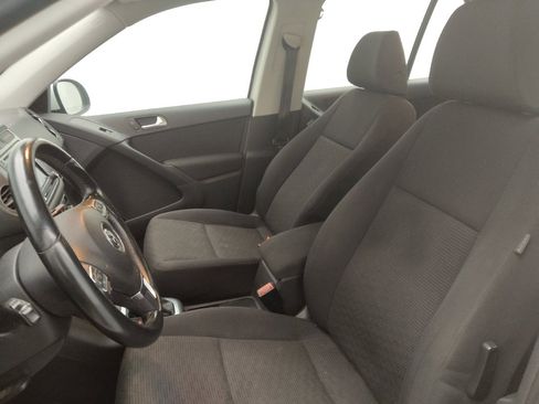 Used 2017 Volkswagen Tiguan Limited w/ Premium Package image 17