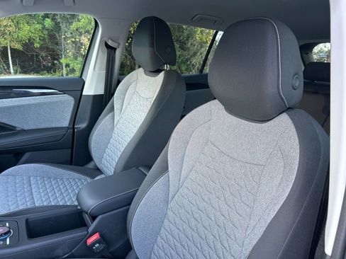 Used 2025 Volkswagen Tiguan S image 20