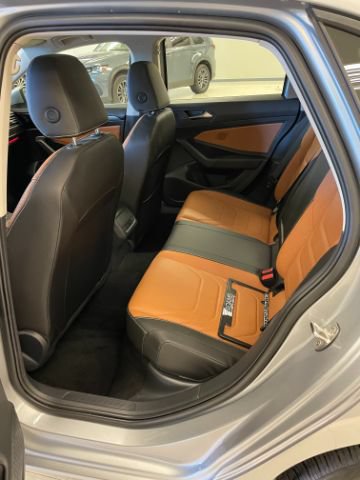 Used 2023 Volkswagen Jetta SEL FWD image 36