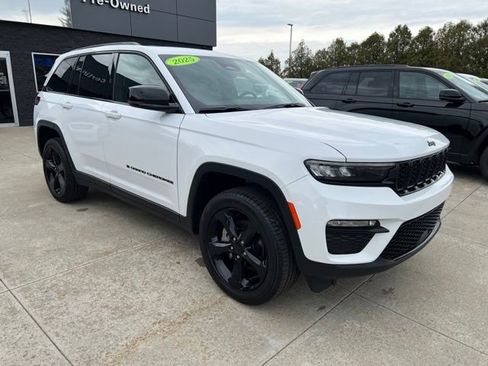 Certified 2025 Jeep Grand Cherokee Limited w/ Black Appearance Package AWD/4WD image 1