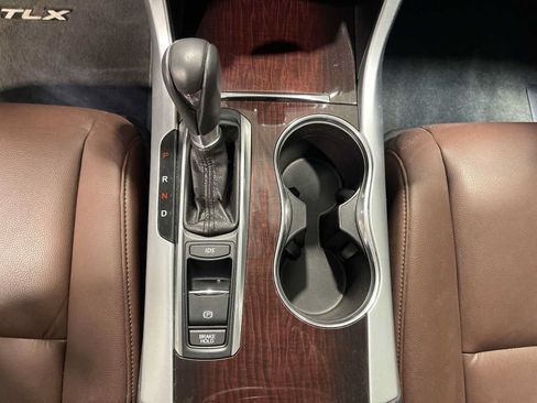 Used 2016 Acura TLX FWD image 17