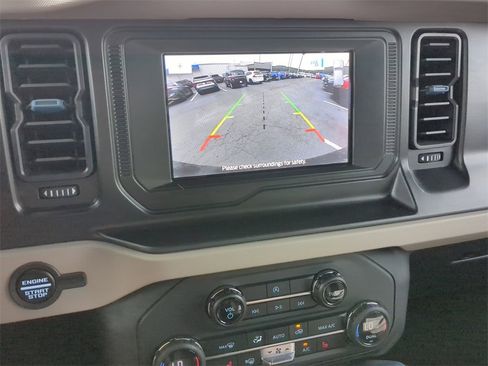 Used 2023 Ford Bronco Wildtrak image 28