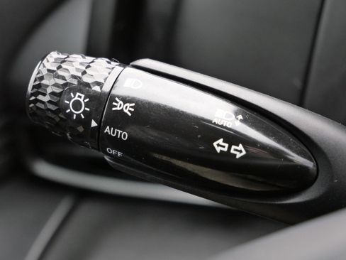 Certified 2025 Hyundai Elantra Sport image 34