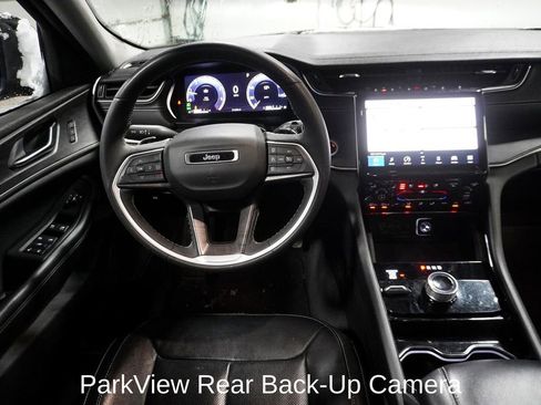 Used 2023 Jeep Grand Cherokee Limited w/ Luxury Tech Group II image 11