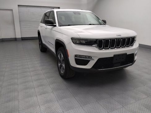 Used 2022 Jeep Grand Cherokee Limited 4xe w/ Luxury Tech Group II AWD/4WD image 14