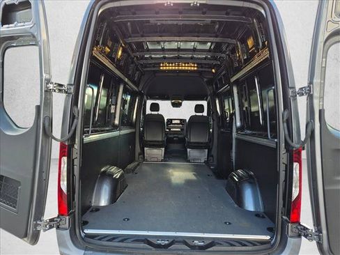 Used 2023 Mercedes-Benz Sprinter 2500 image 19