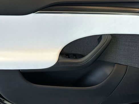 Used 2024 Tesla Model S Plaid image 10