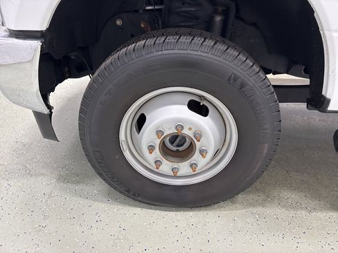 Used 2019 Ford F350 XL w/ Power Equipment Group image 9