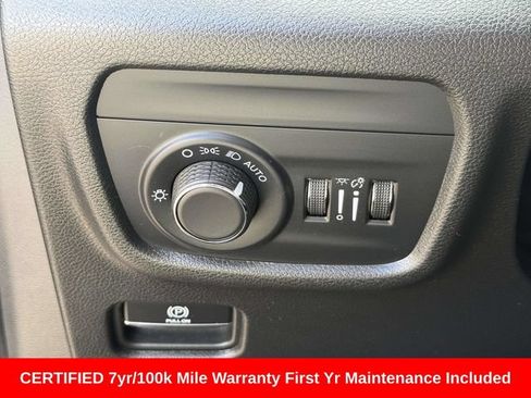 Certified 2025 Jeep Grand Cherokee Altitude AWD/4WD image 26