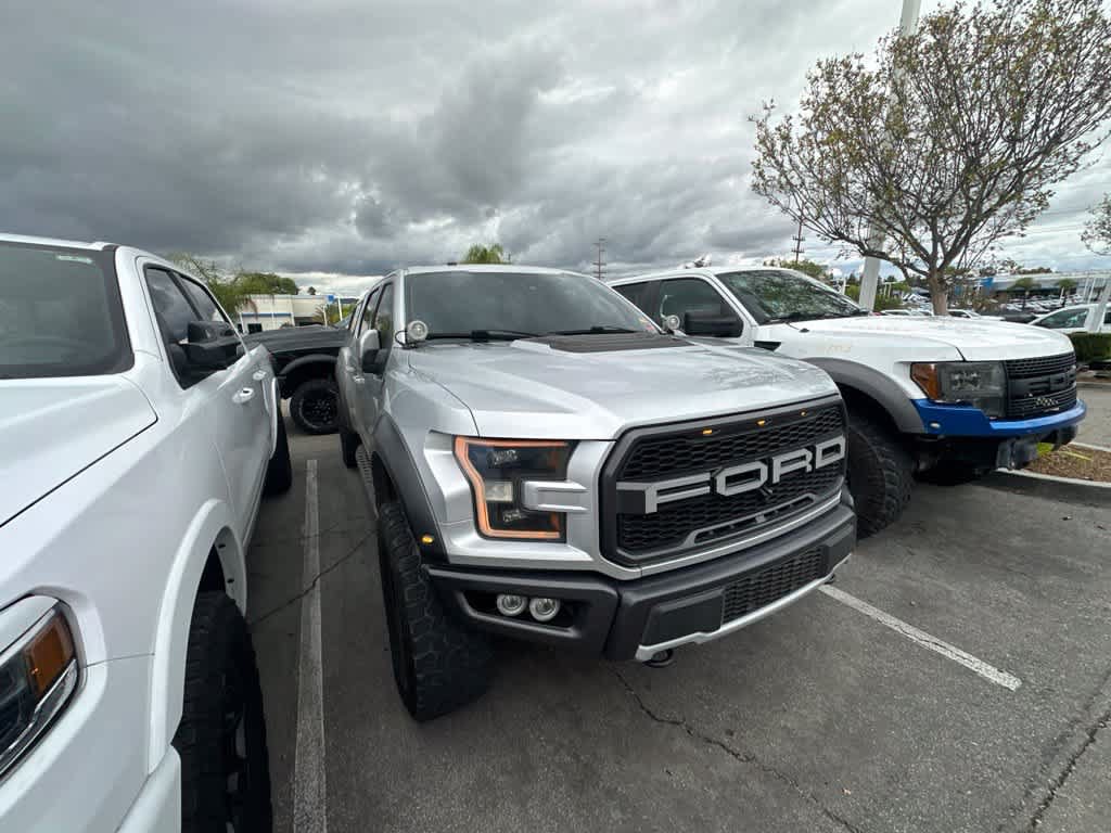 Used 2017 Ford F150 Raptor w/ Equipment Group 802A Luxury AWD/4WD image 2