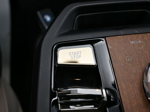 Used 2022 BMW iX xDrive50 w/ Sport Package image 30