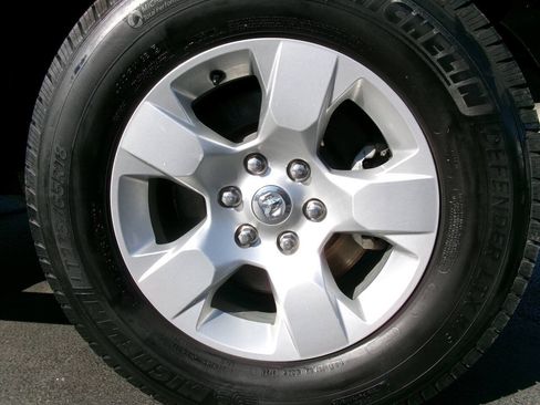 Used 2021 RAM 1500 Big Horn AWD/4WD image 12