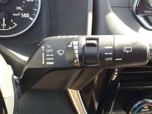 Used 2021 Nissan Rogue SV AWD/4WD image 29