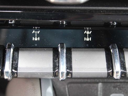 Certified 2023 Chevrolet Colorado ZR2 w/ ZR2 Convenience Package III image 22