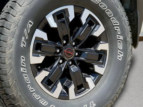 Used 2022 Nissan Frontier PRO-4X w/ Technology Package AWD/4WD image 15