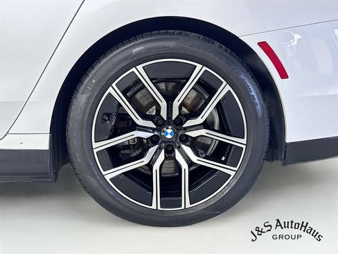 Used 2024 BMW i7 xDrive60 AWD/4WD image 40