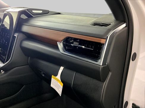 Used 2025 GMC Yukon XL Denali w/ LPO, Floor Liner Package AWD/4WD image 18