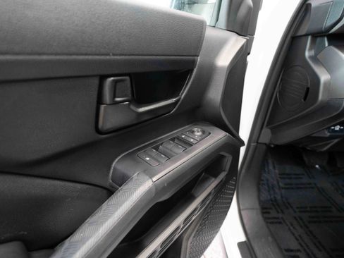 Used 2025 Toyota Tacoma SR5 AWD/4WD image 7
