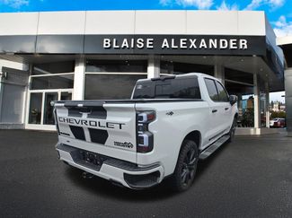 Used 2023 Chevrolet Silverado 1500 High Country w/ High Country Premium Package AWD/4WD video 3