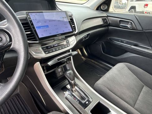 Used 2015 Honda Accord Hybrid Sedan image 29