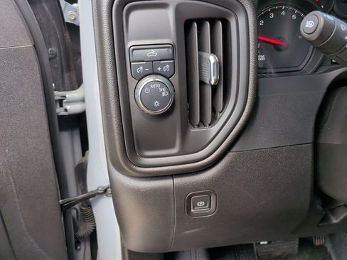 Used 2024 Chevrolet Silverado 1500 Custom image 15