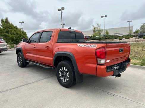 Used 2017 Toyota Tacoma TRD Off-Road AWD/4WD image 6