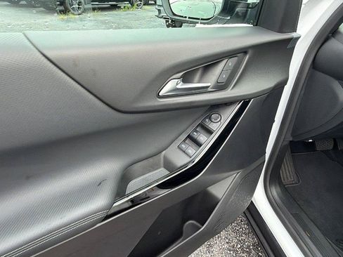 Used 2025 Chevrolet Equinox LT w/ Safety and Technology Package FWD image 15