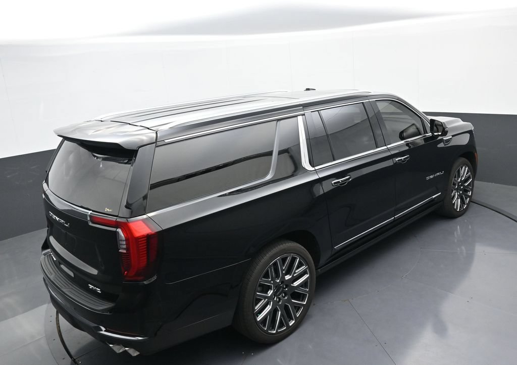 Used 2025 GMC Yukon XL Denali Ultimate w/ LPO, Floor Liner Package AWD/4WD image 37