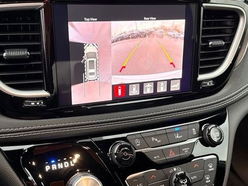 New 2026 Chrysler Pacifica Select image 28