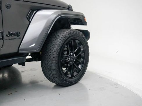 Used 2025 Jeep Gladiator Sport AWD/4WD image 11