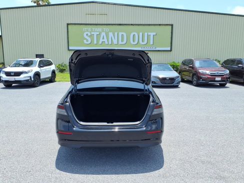 Used 2025 Honda Accord Sport image 28