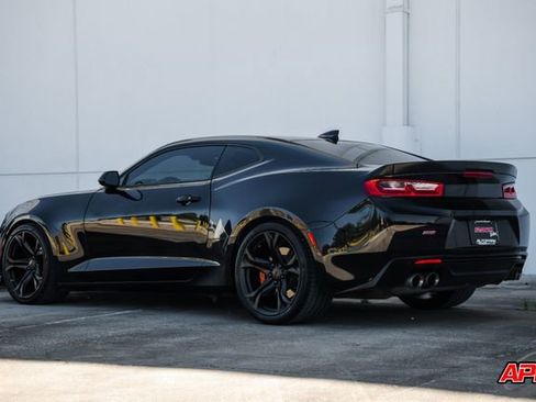 Used 2018 Chevrolet Camaro SS image 5